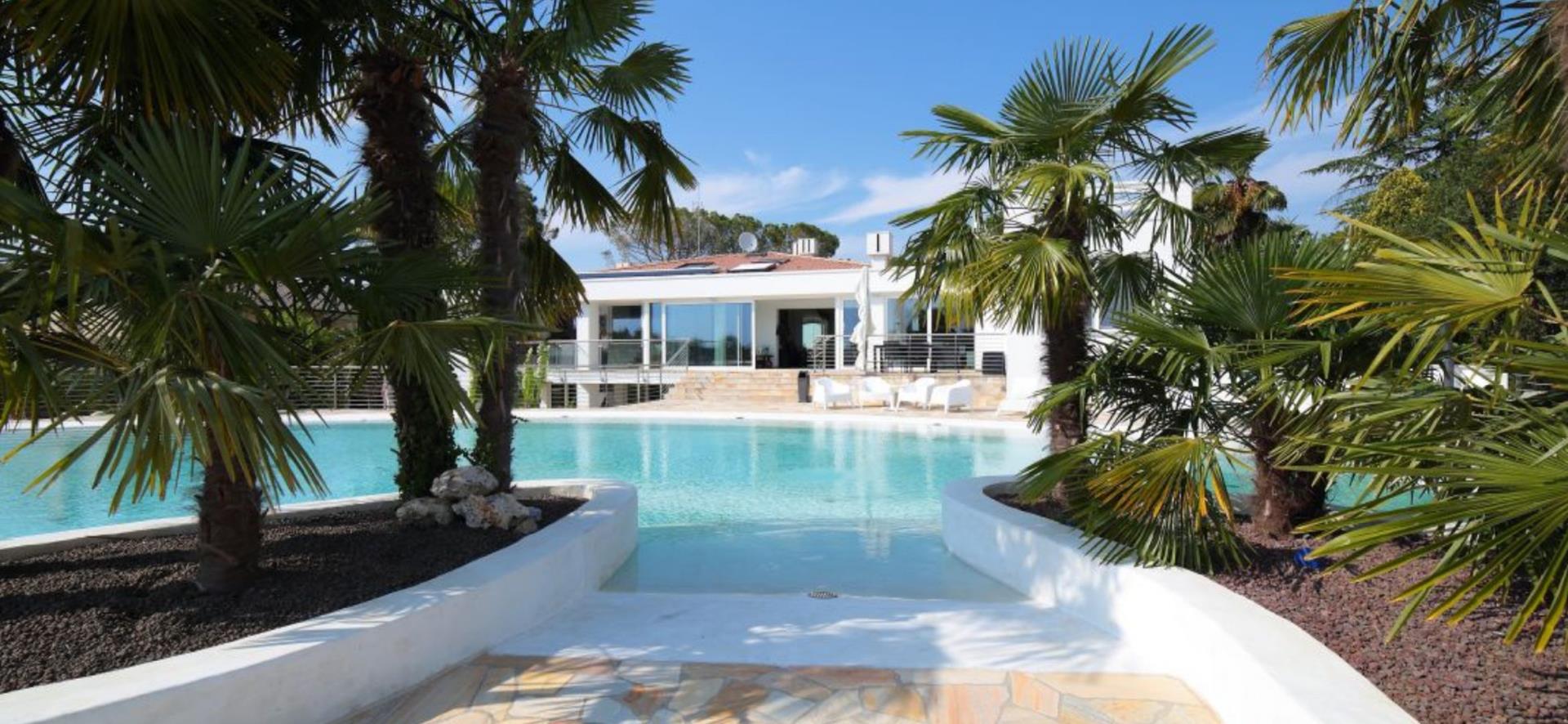 LOGGIA DEGLI ARTISTI