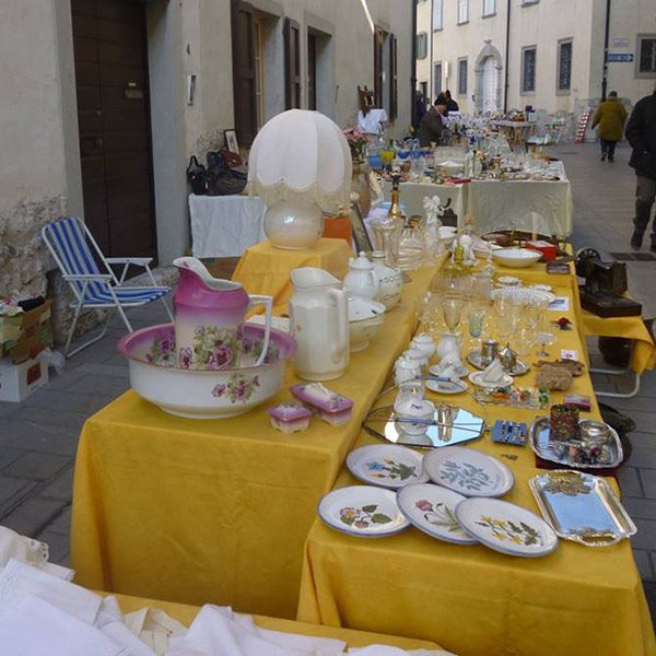 locandina Mercanti nel borgo - Antigae e... a Vencon