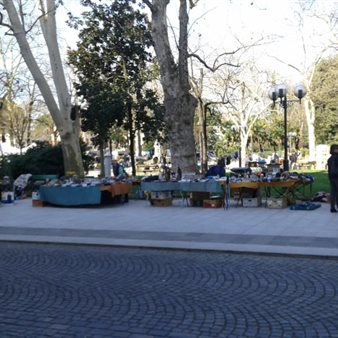 Mercatino dell'antiquariato e hobbistica