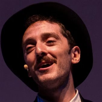 Teatro dei Fabbri - Modugno, Prima di volare