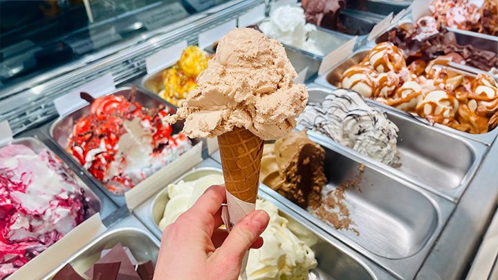 UL 50 % sx -  GELATO // GELATERIA CIOCCOLATERIA L’ANGOLO DELLA DOLCEZZA