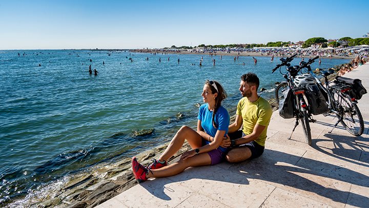Img clik sx - Bike al mare: pedalare tra colori, natura e sapori del territorio - ESTATE